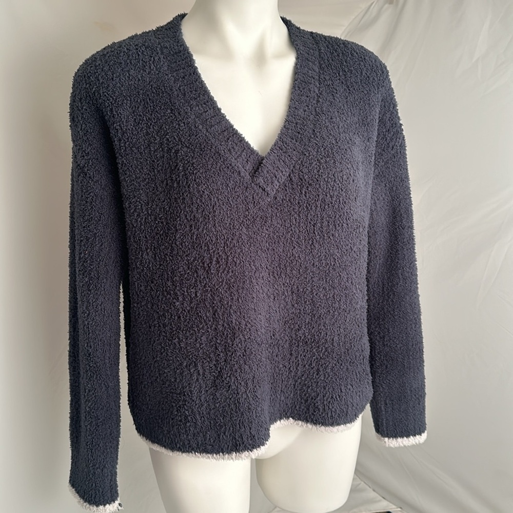 Red Haute grayish blue super soft and stretchy v-neck sweater